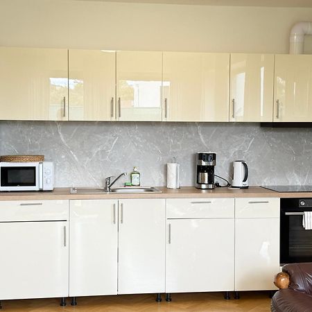 Familyvilla, New 4 Luxury Big Apartments, Parking Prag Dış mekan fotoğraf