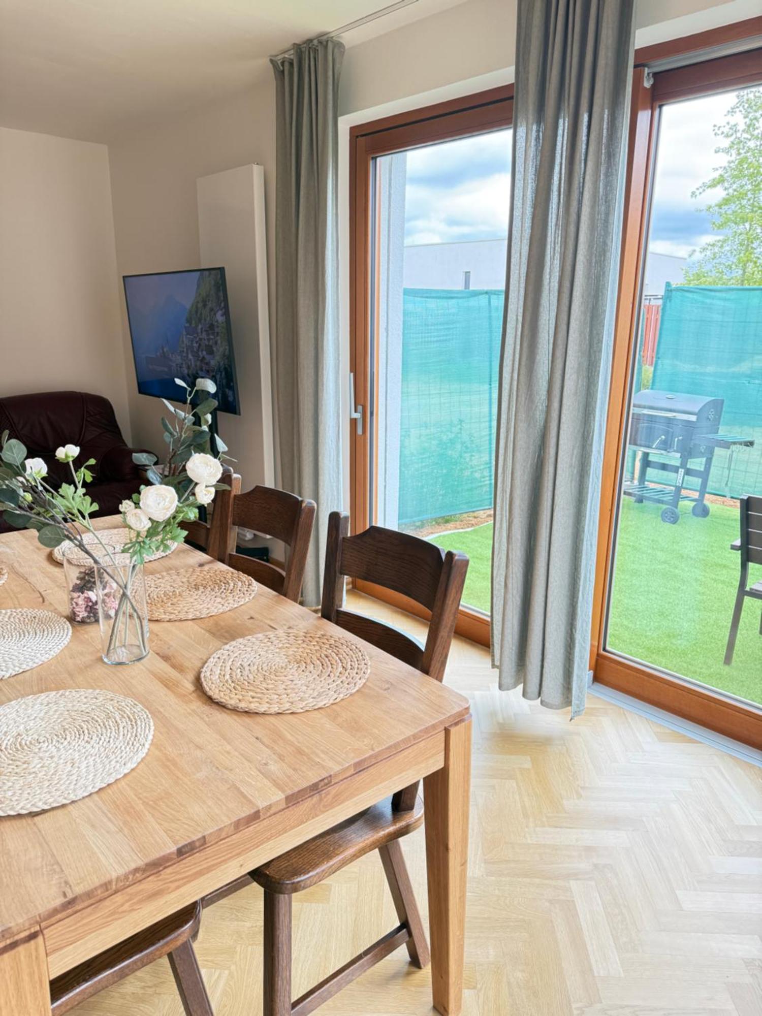 Familyvilla, New 4 Luxury Big Apartments, Parking Prag Dış mekan fotoğraf