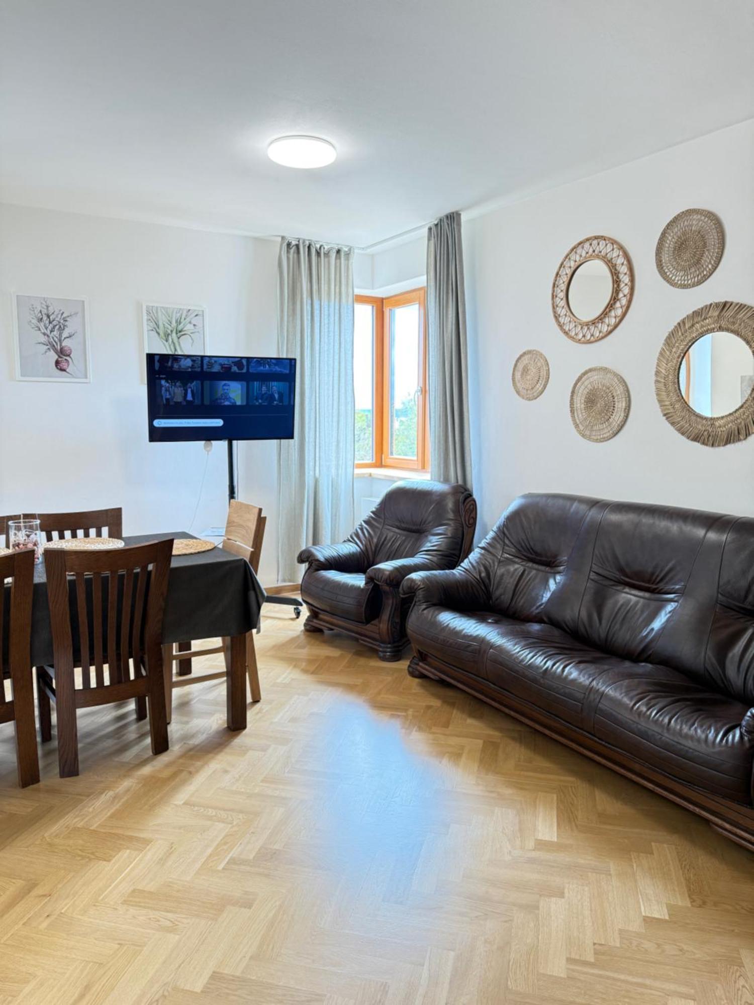 Familyvilla, New 4 Luxury Big Apartments, Parking Prag Dış mekan fotoğraf