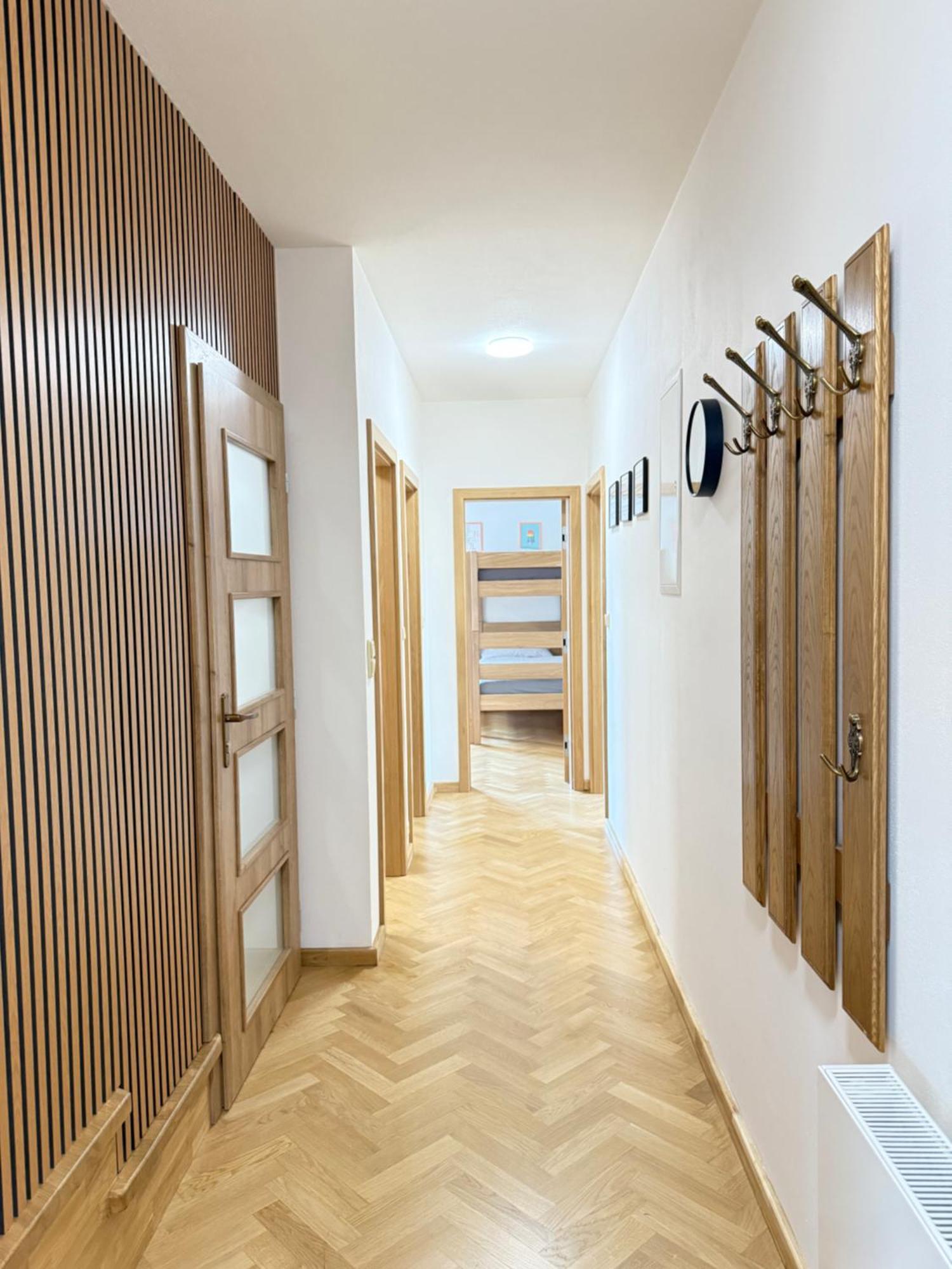Familyvilla, New 4 Luxury Big Apartments, Parking Prag Dış mekan fotoğraf